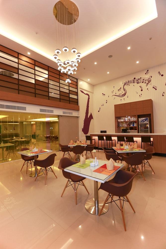 The Whisper Hotel Pattaya Exterior foto
